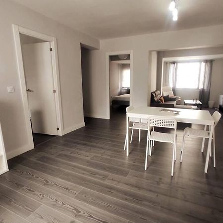 Espacioso Piso Con Garaje Cerca Del Centro De Vigo Bagian luar foto